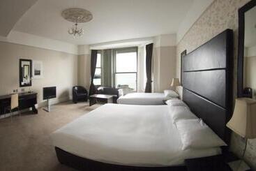 Queens Hotel & Spa