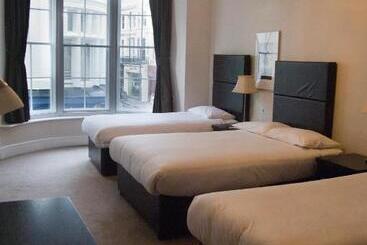 Queens Hotel & Spa