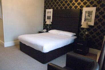 Queens Hotel & Spa