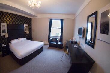 Queens Hotel & Spa