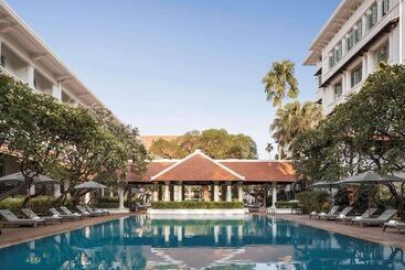 Raffles Hotel Le Royal