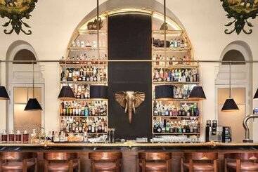 Raffles Hotel Le Royal
