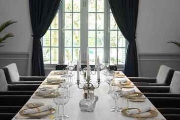 Raffles Hotel Le Royal