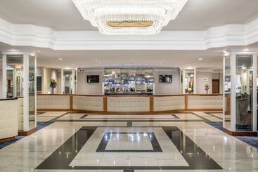 هتل Renaissance London Heathrow
