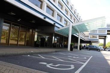 هتل Renaissance London Heathrow