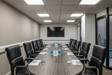 هتل Renaissance London Heathrow