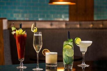 هتل Renaissance London Heathrow