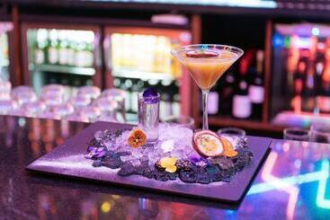 هتل Renaissance London Heathrow