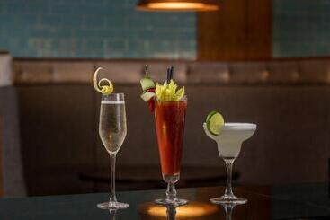 هتل Renaissance London Heathrow