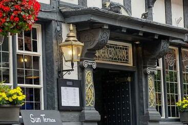 هتل Rose & Crown Inn