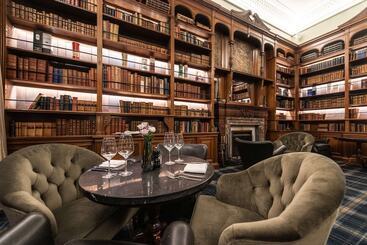 هتل Schloss Roxburghe, Part Of Destination By Hyatt