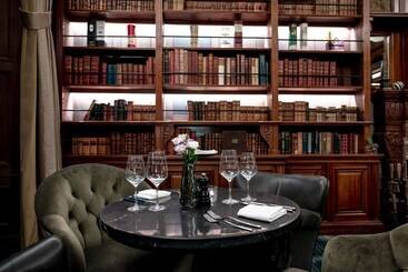 هتل Schloss Roxburghe, Part Of Destination By Hyatt