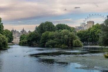 Althoff St James S Hotel & Club London