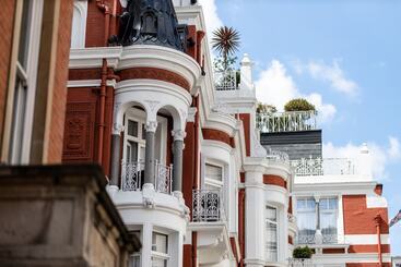 Althoff St James S Hotel & Club London