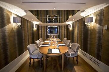Althoff St James S Hotel & Club London