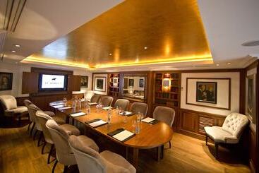 Althoff St James S Hotel & Club London