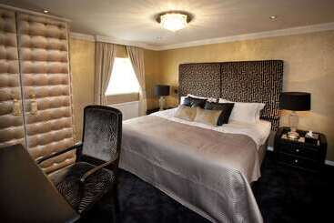 St James Hotel; Bw Premier Collection