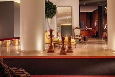 Hotel St Martins Lane London
