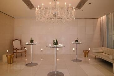 Hotel St Martins Lane London