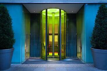 Hotel St Martins Lane London