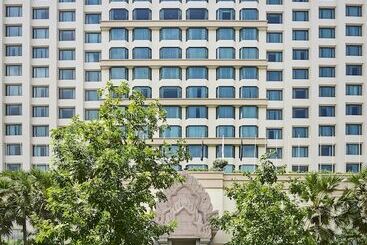 בית מלון כפרי The Great Duke Phnom Penh