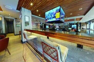 Village Hotel Leeds North