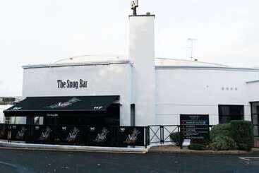 هتل Waterfoot