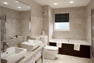 هتل Waterfoot