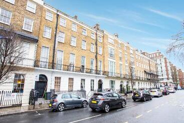 OYO Somerset Hotel Baker Street London