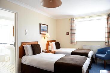 The Riviera Hotel & Apartments   Alum Chine