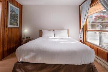 Cedar Motel