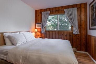 Cedar Motel
