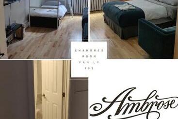 בית מלון כפרי Ambrose House & Cafe   Self Check In Guesthouse