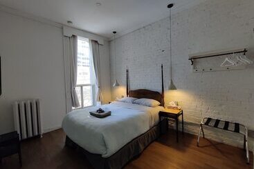 בית מלון כפרי Ambrose House & Cafe   Self Check In Guesthouse