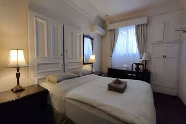 בית מלון כפרי Ambrose House & Cafe   Self Check In Guesthouse