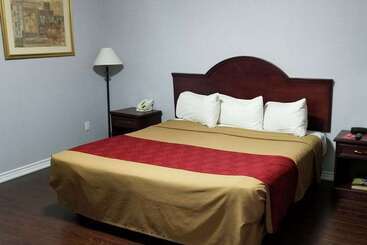 هتل Baymont By Wyndham Montreal Airport
