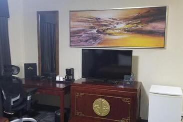 هتل Baymont By Wyndham Montreal Airport