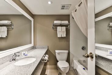 هتل Best Western Plus Cambridge
