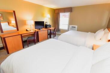 هتل Canad Inns Destination Centre Windsor Park