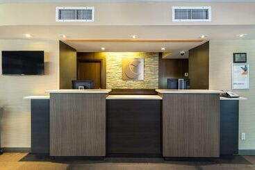 هتل Comfort Inn  Mont Laurier