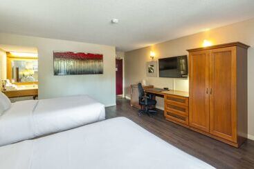 هتل Comfort Inn  Mont Laurier