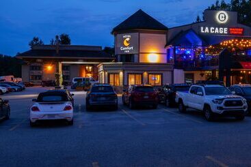 هتل Comfort Inn  Mont Laurier