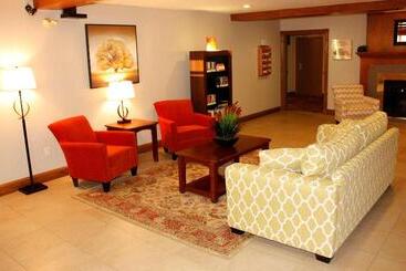 هتل Country Inn & Suites By Radisson, Saskatoon, Sk