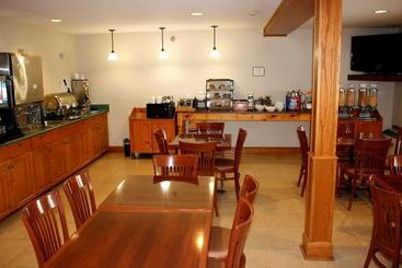 هتل Country Inn & Suites By Radisson, Winnipeg, Mb