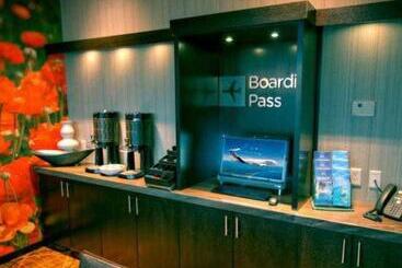 هتل Courtyard By Marriott Waterloo St. Jacobs
