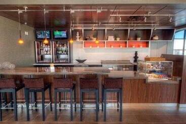 هتل Courtyard By Marriott Waterloo St. Jacobs