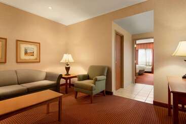 هتل Days Inn By Wyndham Swift Current