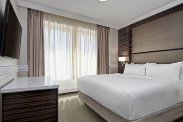 Delta Hotels By Marriott Edmonton Centre Suites