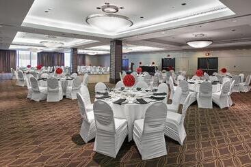 Delta Hotels By Marriott Edmonton Centre Suites