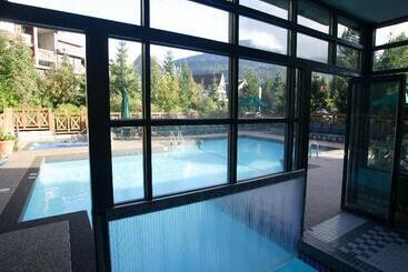 Hotel Delta S By Marriott Whistler Village Suites